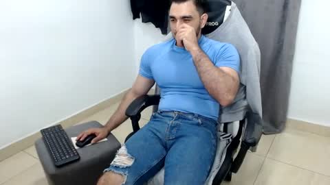 andres180950734 online show from July 2, 11:11 pm