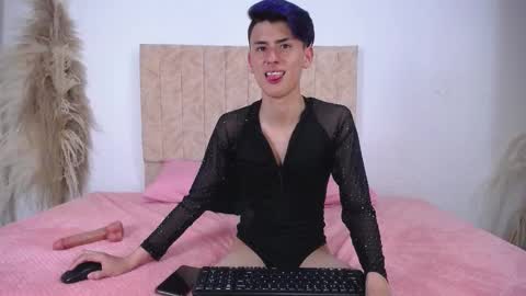 Snapshot of andres992563 chatting on February 2, 8:13 am Alann online show from February 2, 8:13 am