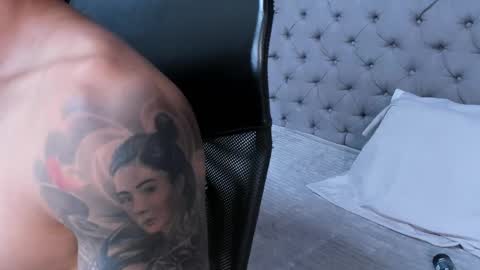 insta andres clark  online show from November 19, 5:46 pm