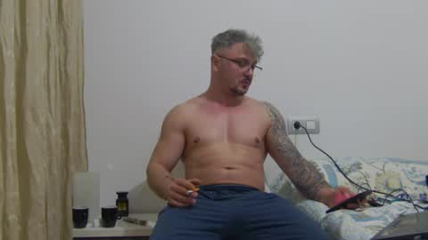 Snapshot of andres_dasli chatting on March 5, 4:34 am andres_dasli online show from March 5, 4:34 am