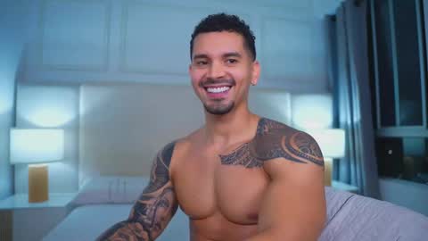Snapshot of andres_fit09 chatting on October 9, 2:09 am Andres Lopez online show from October 9, 2:09 am