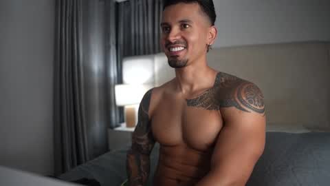 Snapshot of andres_fit09 chatting on February 22, 1:51 am Andres Lopez online show from February 22, 1:51 am