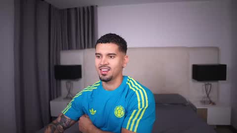 Snapshot of andres_fit09 chatting on July 8, 1:10 am Andres Lopez online show from July 8, 1:10 am