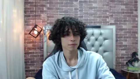 andres_ocasio online show from March 1, 4:33 pm