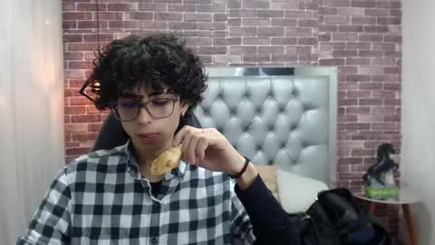 andres_ocasio online show from March 12, 12:57 pm