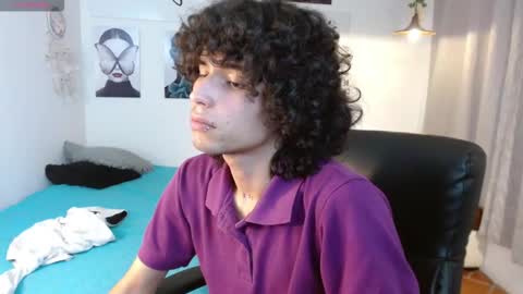 andres_ocasio online show from September 13, 6:40 pm