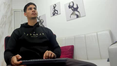 Snapshot of andres_stud chatting on October 14, 4:13 am andres_stud online show from October 14, 4:13 am