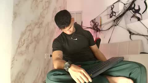 Snapshot of andres_stud chatting on October 26, 4:29 am andres_stud online show from October 26, 4:29 am
