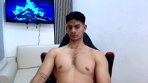 Snapshot of andres_stud chatting on March 2, 7:15 am andres_stud online show from March 2, 7:15 am