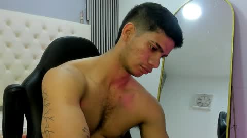 Snapshot of andres_stud chatting on March 29, 6:57 am andres_stud online show from March 29, 6:57 am