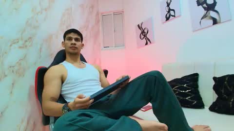 ANDRES  online show from December 16, 4:39 am