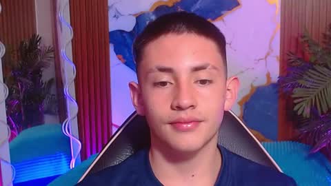 Snapshot of andres_tay chatting on April 20, 2:47 am andres_tay online show from April 20, 2:47 am