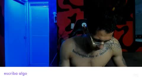 Snapshot of andres_white chatting on March 29, 2:00 am Andres white online show from March 29, 2:00 am