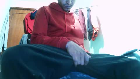 andrescaraballo18 online show from February 8, 5:22 am