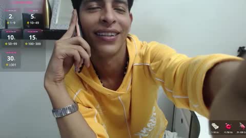 Snapshot of andrescoll25 chatting on March 19, 5:22 am andrescoll25 online show from March 19, 5:22 am