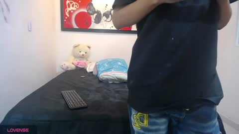 andrescoll25 online show from July 7, 6:34 pm