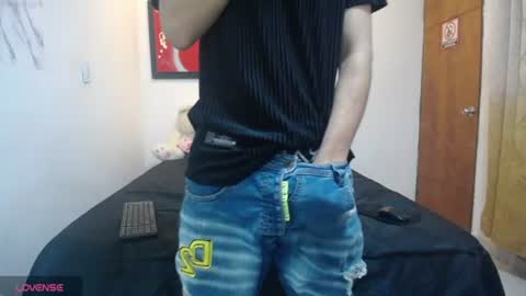 andrescoll25 online show from July 11, 5:48 pm
