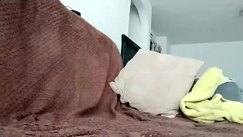 andresfloga online show from April 9, 4:01 pm