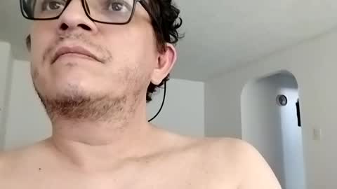 Snapshot of andresfloga chatting on June 28, 4:35 pm andresfloga online show from June 28, 4:35 pm