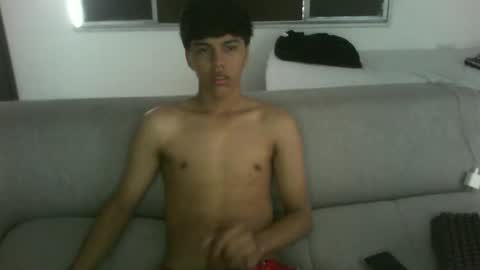 Snapshot of andresgr2t chatting on April 20, 5:05 pm andresexxx online show from April 20, 5:05 pm