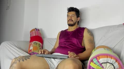 Snapshot of andressmith__ chatting on January 18, 10:41 am Andres online show from January 18, 10:41 am