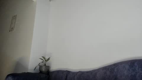 Snapshot of andressmith__ chatting on February 9, 8:07 am Andres online show from February 9, 8:07 am