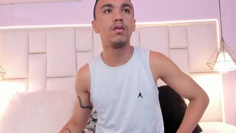 Snapshot of andressolorzano chatting on June 6, 11:37 am Andres online show from June 6, 11:37 am