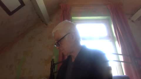 Andrew online show from April 21, 11:49 am