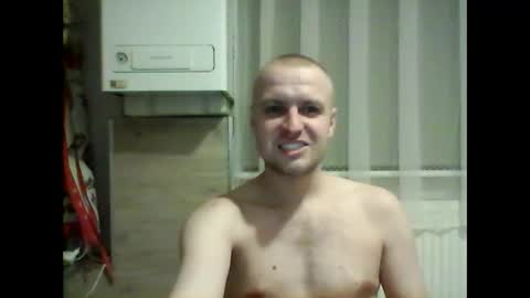 andrew3356577 online show from February 16, 3:47 am