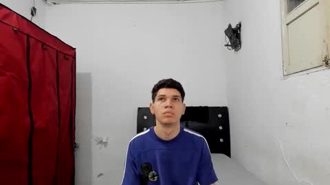 andrew_2811 online show from February 9, 7:23 am