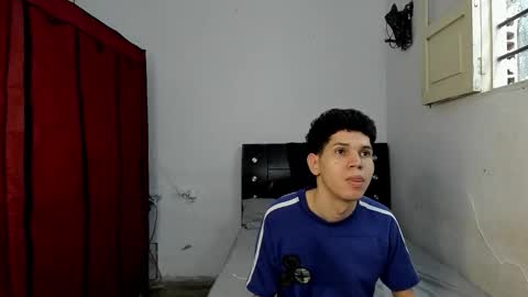 andrew_2811 online show from February 12, 12:44 pm