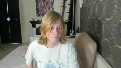 Andrew online show from April 26, 11:52 am
