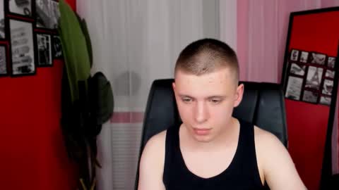 Snapshot of andrew_ellis chatting on November 4, 4:06 pm Andrew online show from November 4, 4:06 pm