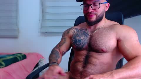 andrew_holden__ online show from January 27, 11:54 pm