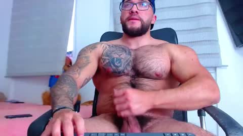 andrew_holden__ online show from February 11, 10:50 pm
