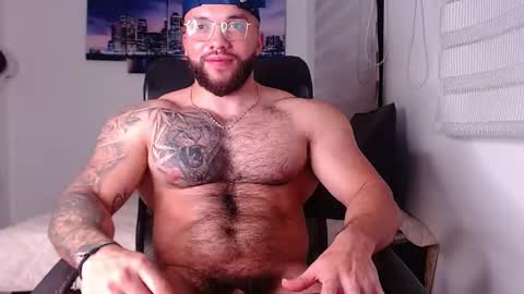 andrew_holden__ online show from October 1, 11:55 pm