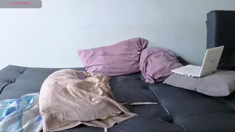 Snapshot of andrew_hot_999 chatting on October 25, 12:23 pm Andrew online show from October 25, 12:23 pm