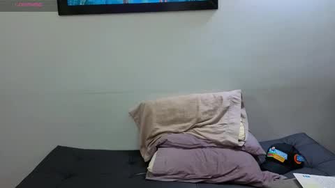 Snapshot of andrew_hot_999 chatting on October 29, 2:25 am Andrew online show from October 29, 2:25 am