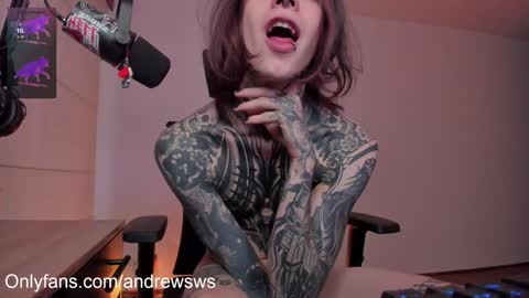 andrew_round online show from January 10, 8:15 pm