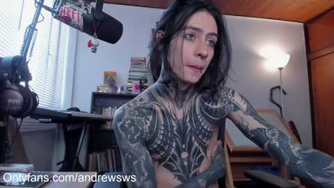 andrew_round online show from February 2, 10:17 pm