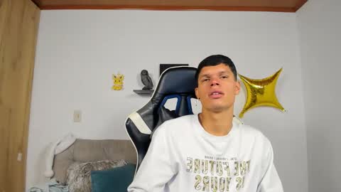 andrew_thopsom online show from January 9, 1:03 pm