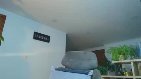 ANDREW WEST online show from December 1, 11:43 pm