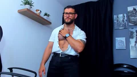 Andrew Diaz online show from October 31, 4:57 am