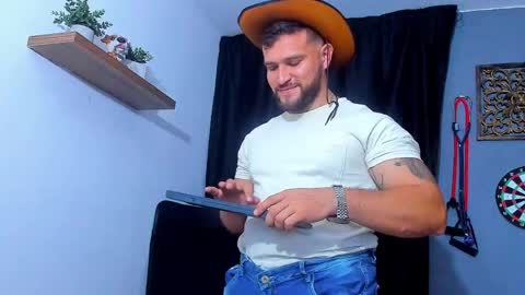 Andrew Diaz online show from April 22, 6:38 am