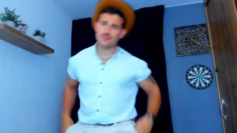 Andrew Diaz online show from May 27, 5:59 am