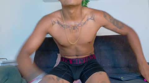 ANDREW KENNOXX online show from February 17, 7:31 pm