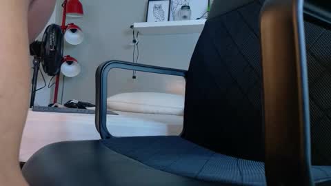 ANDREW KENNOXX online show from March 25, 7:42 pm