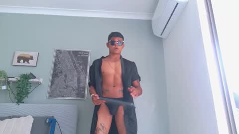 ANDREW KENNOXX online show from March 26, 8:25 pm