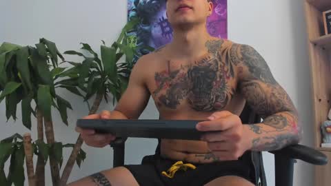 Snapshot of andrewmaterazzi chatting on January 20, 4:45 pm andrewmaterazzi online show from January 20, 4:45 pm