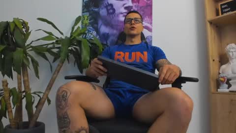 Snapshot of andrewmaterazzi chatting on February 1, 12:51 am andrewmaterazzi online show from February 1, 12:51 am